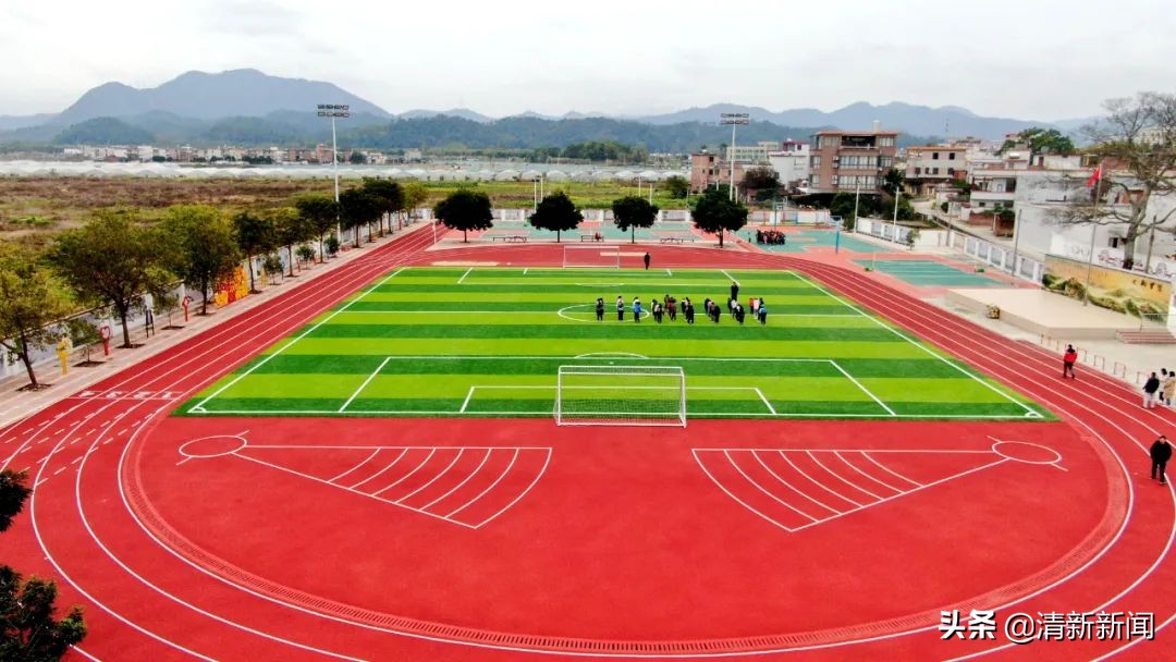 清远清新太平万邦运动场,清新四中运动场
