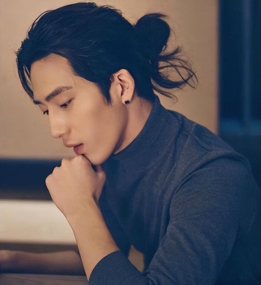 井柏然奶奶养大父母认亲视频,井柏然成为大明星后父母再来认亲