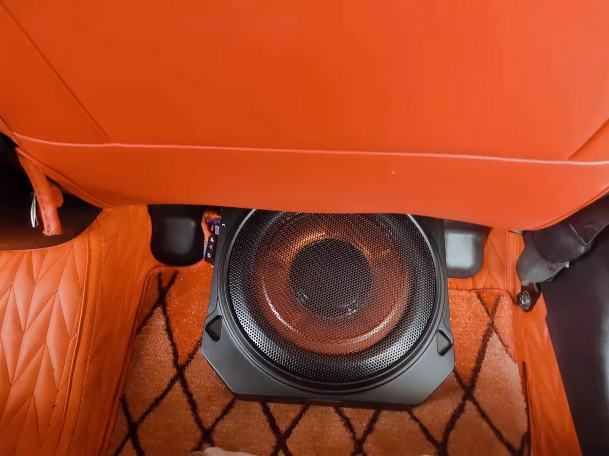 昆明汽车音响改装奔驰,昆明车音界汽车音响改装