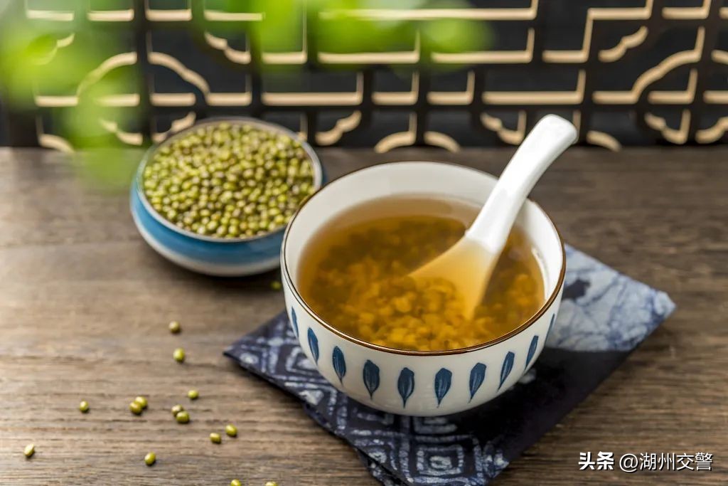 中暑了藿香正气水可别乱喝科普,中暑别乱喝藿香正气水