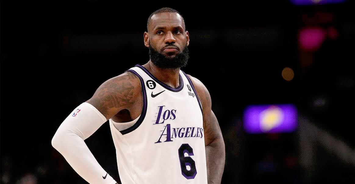 詹皇4大统计全被完爆,詹皇一项最年轻纪录被打破