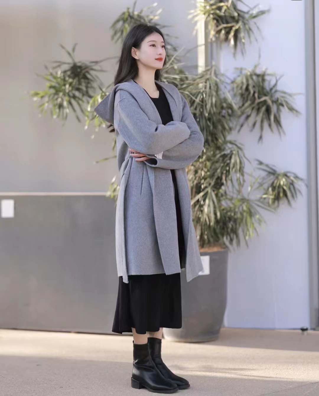 中款深灰色大衣怎么搭配好看,maxmaralabbro灰色大衣