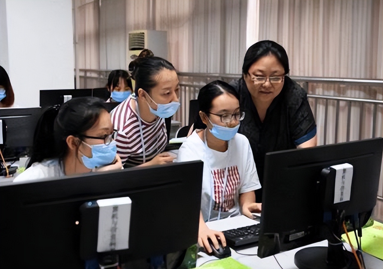 2018年教师涨工资还有希望吗,这三类教师将涨工资