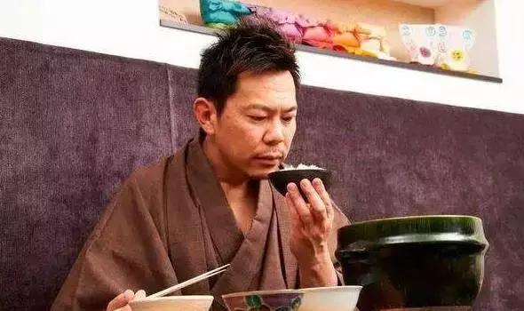 从濒临倒闭到日本顶级料理，百年老店的商业模式转型之道