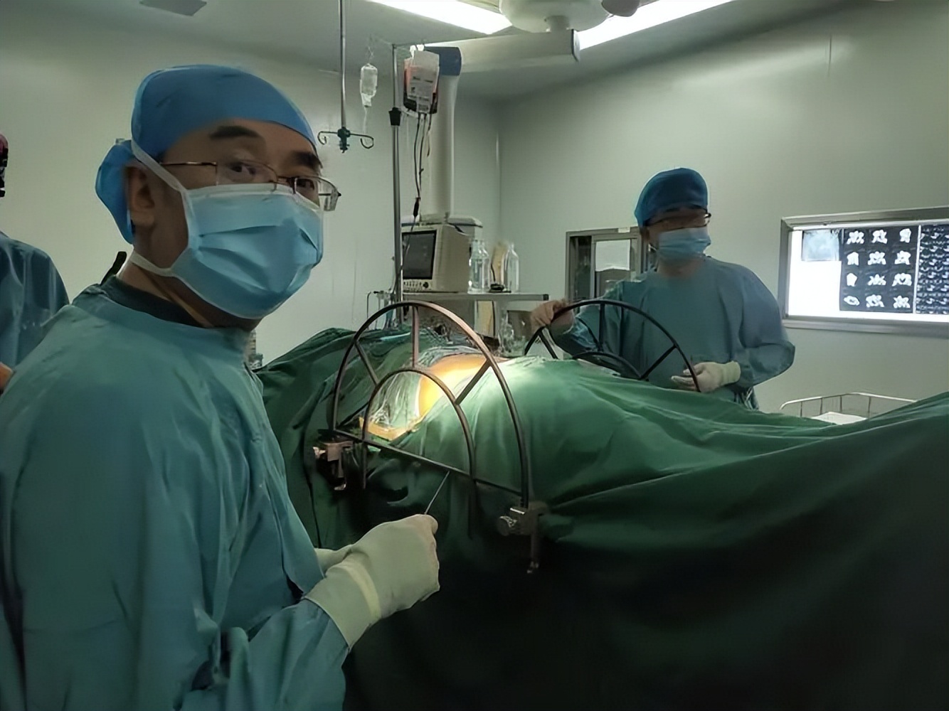 骨盆后环损伤后，新型螺钉的不同内固方法各有何优势？哪种方法好