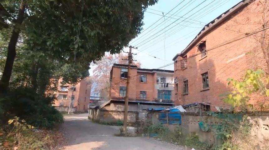 贵州大山废弃的兵工厂,贵州三线军工厂旧址