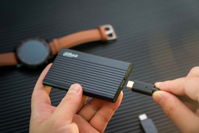 海康威视t300s和大华t70哪个好,大华512Gm.2固态测评