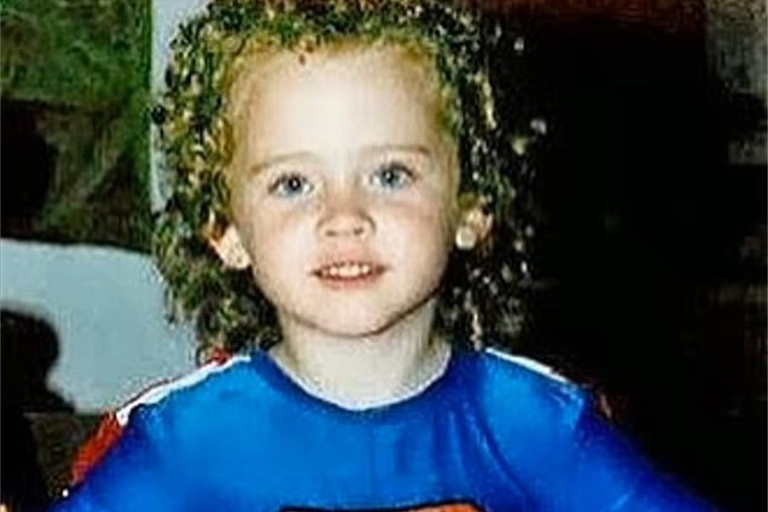 2020年，美国一男子自然怀孕生下男婴，竟不愿孩子叫自己“妈妈”