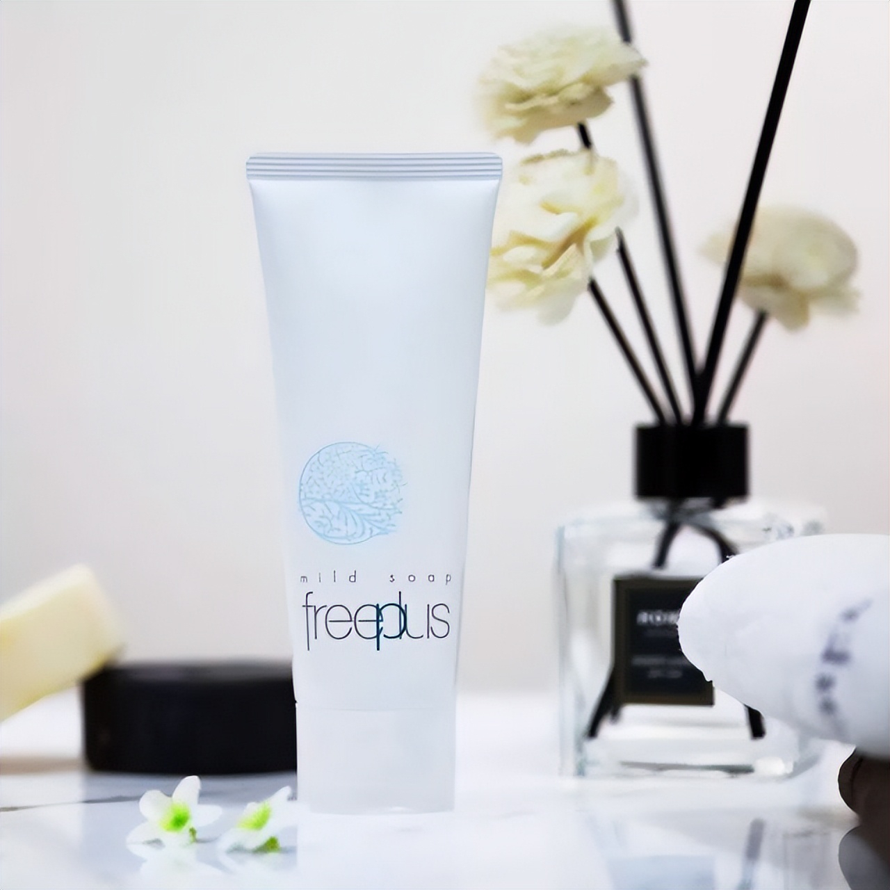 去黑头控油收缩毛孔的洗面奶推荐,什么种类的洗面奶可以去黑头闭口