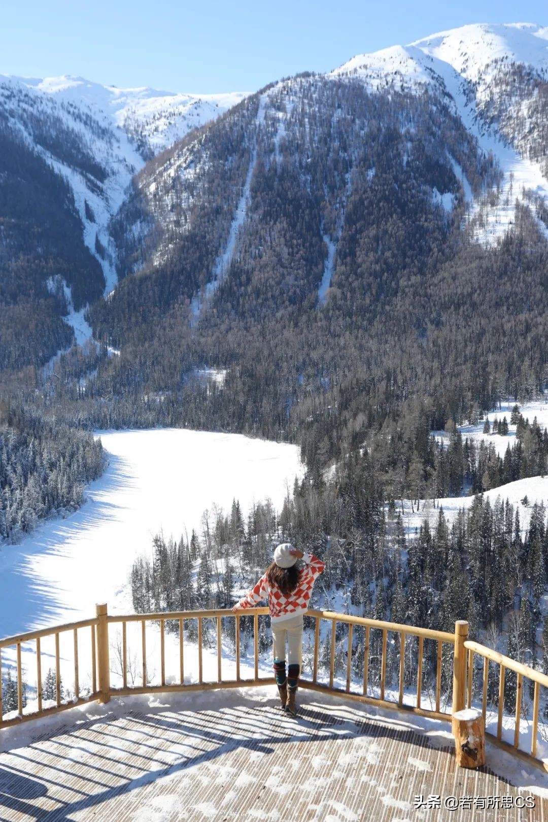 去新疆旅游的美女,去苏州旅游的女人