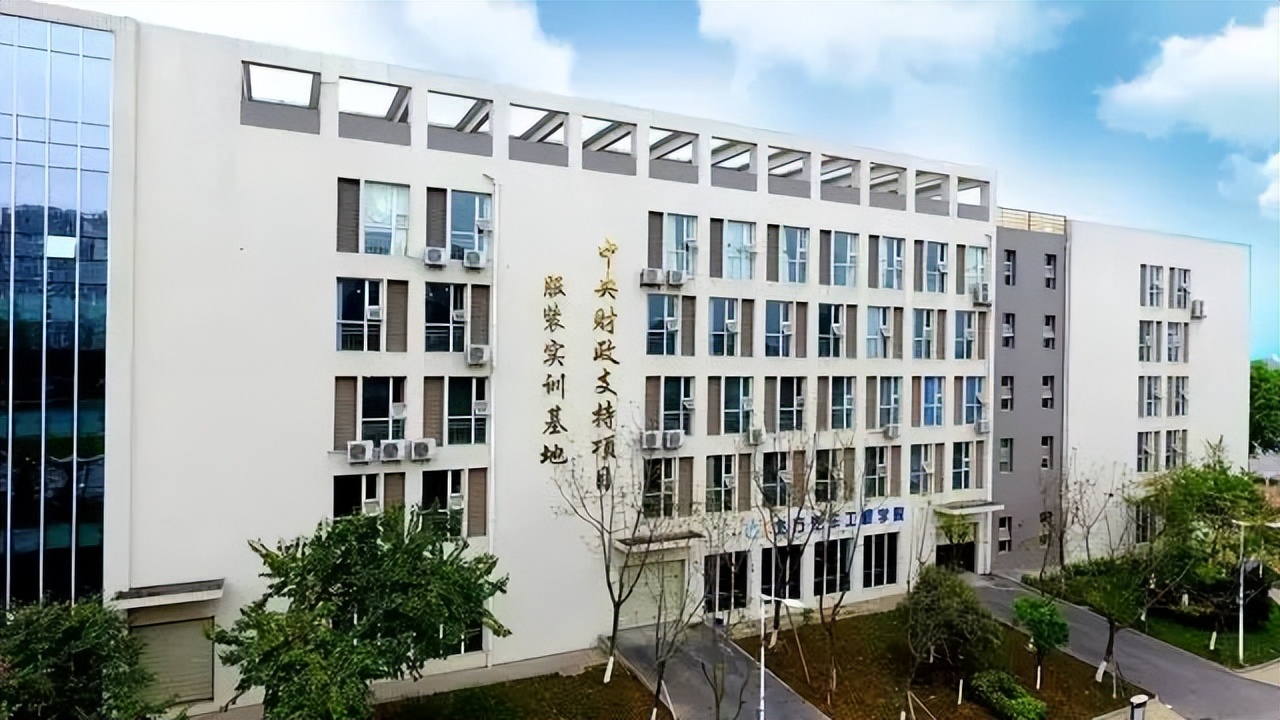 校企合作共建实训基地,校企专业共建