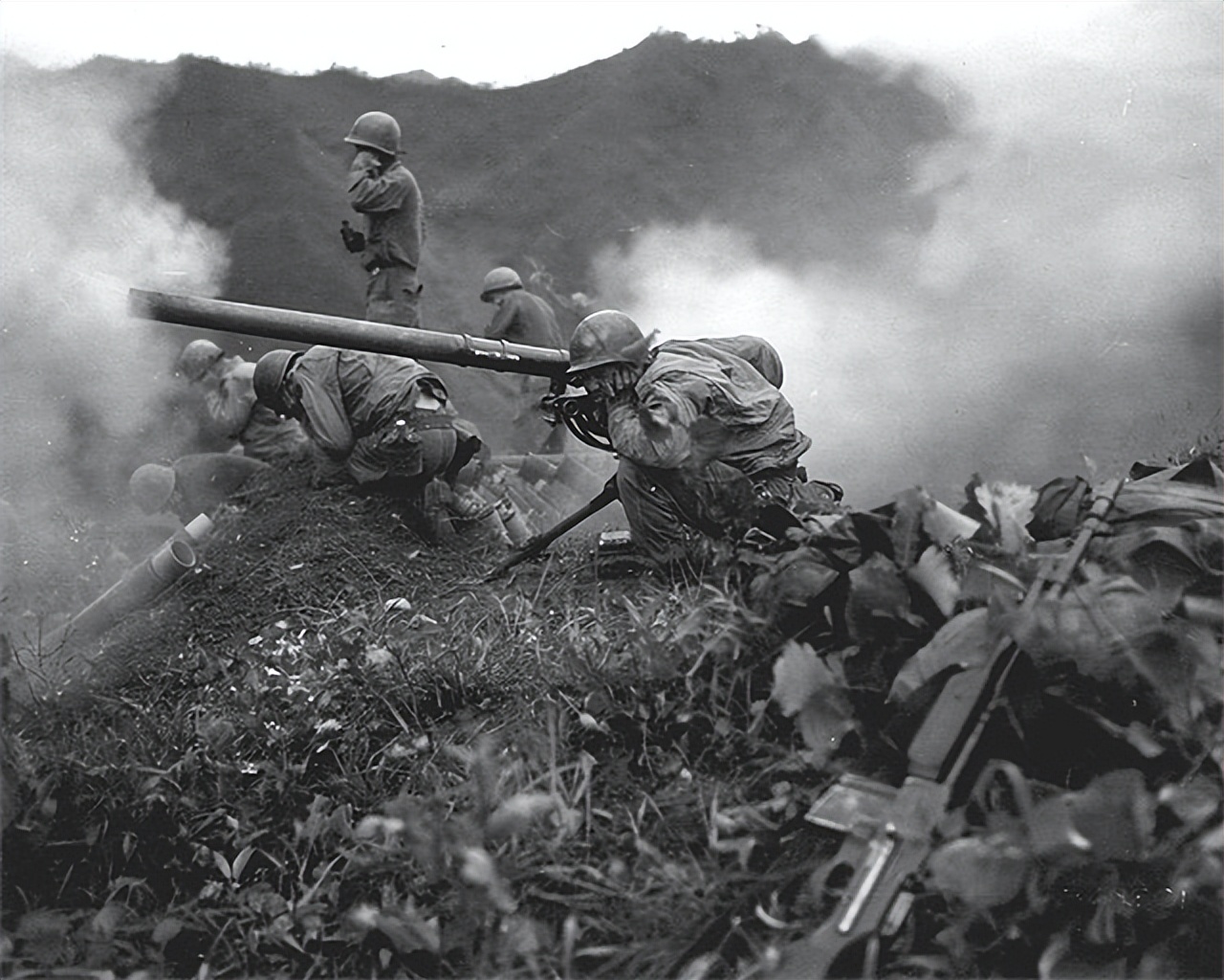 朝鲜战场上，彭老总怒骂两位志愿军军长，他们犯了什么错