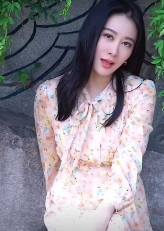 叶璇露脐装照片真人 (叶璇被爆料视频)