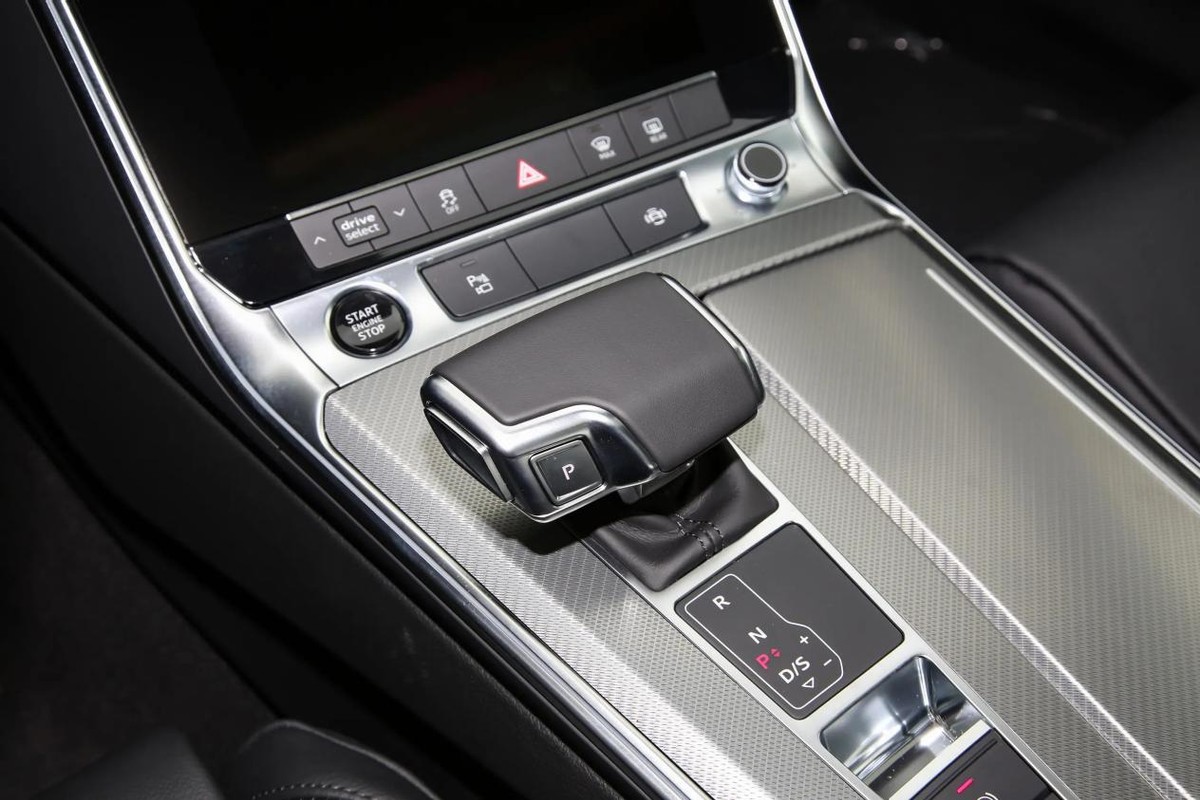 降价近50万的28l四驱奥迪a6l,终端优惠后裸车价最低的车型