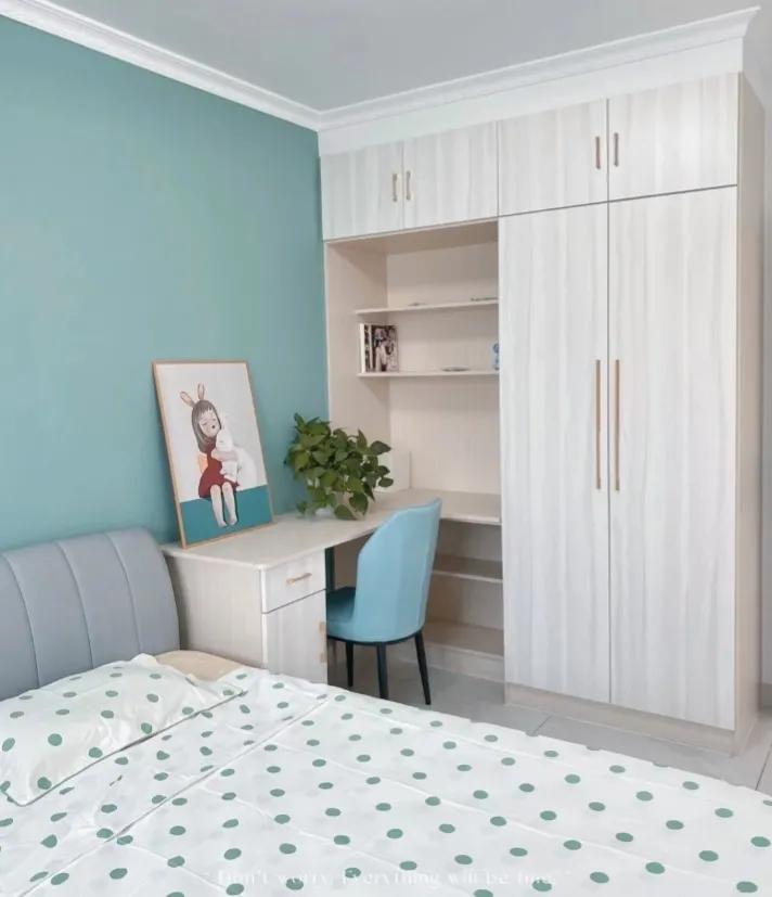 床头背景墙全刷还是刷一半,床头大白墙怎么布置