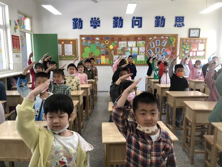 喜迎20大争做先进少先队员,喜迎二十大争做新时代好队员