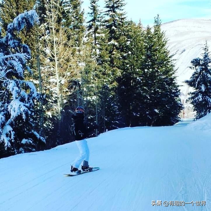 偶然记录的33个瞬间，初看很困惑，看懂后又觉得很妙