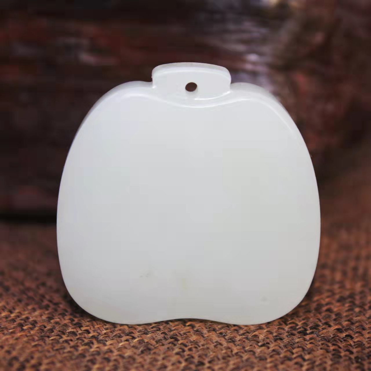 直播间买珠宝的坑,直播间卖和田玉的猫腻