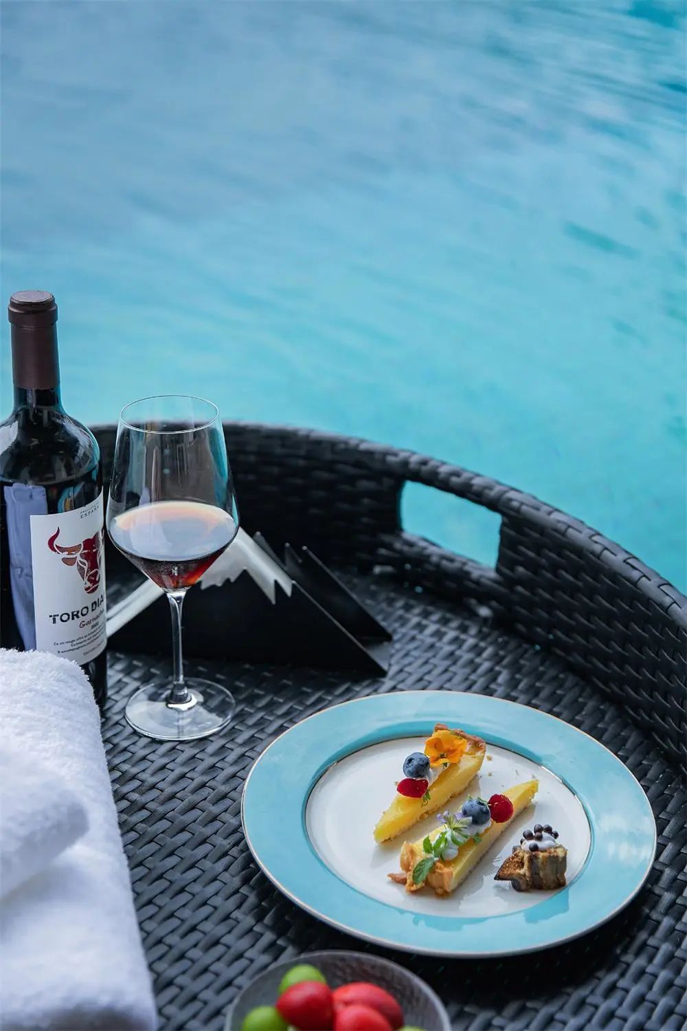 莫干山lv恒温泳池度假村,莫干山lv悬空度假村