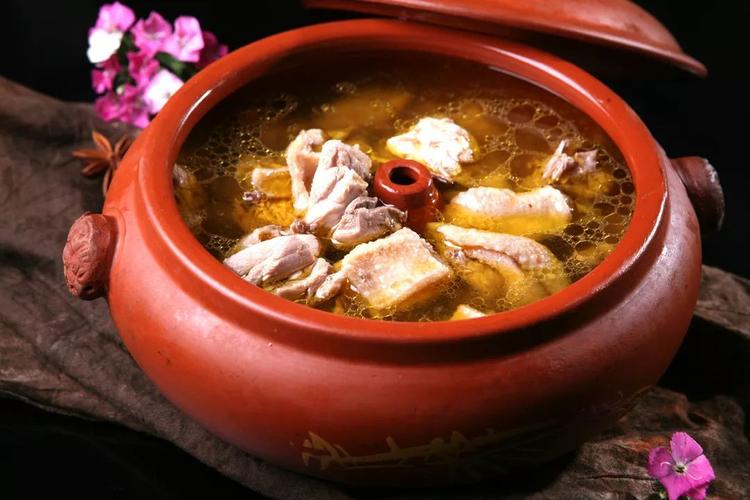 原来在家做汽锅鸡这么简单，鸡汤汤鲜肉嫩，营养好喝不油腻，真香