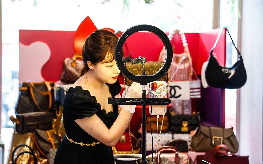 奢侈品直播前景,奢侈品直播有坑吗