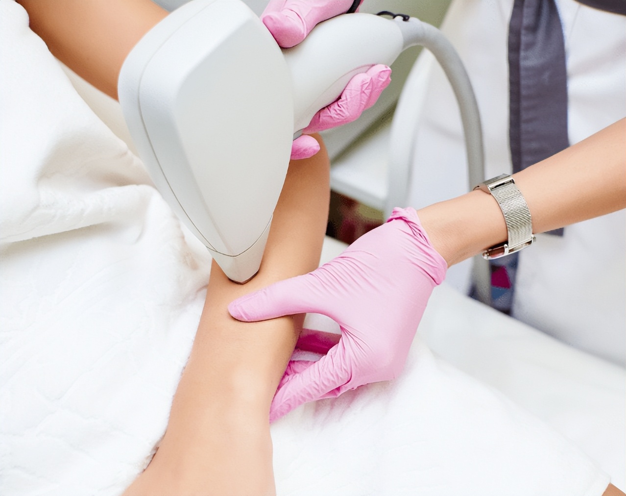 洗澡时掉头发是什么原因,洗澡时掉发严重是什么原因