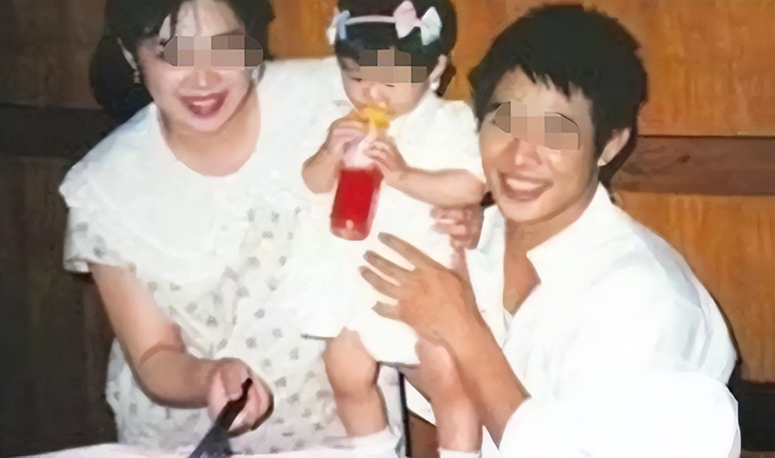 功夫巨星女儿与亲爹决裂20多年，“同爹不同命”：究竟是谁的错？