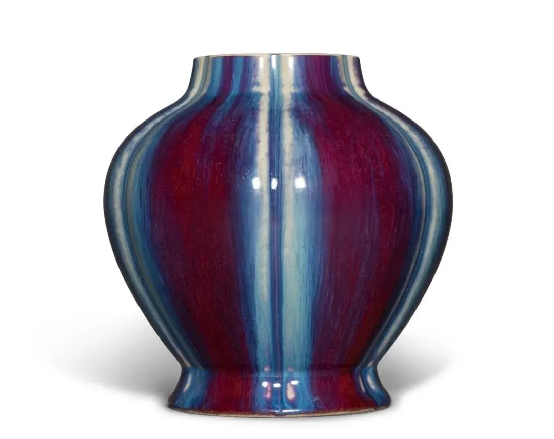 苏富比拍卖镂空八棱瓶,苏富比粉彩九桃纹天球瓶