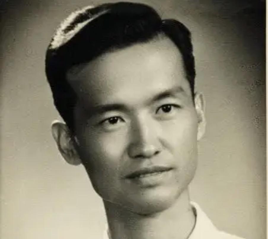 国军少校被俘后送去改造，大喊：告诉*长首**我是902，*云陈**亲自接见