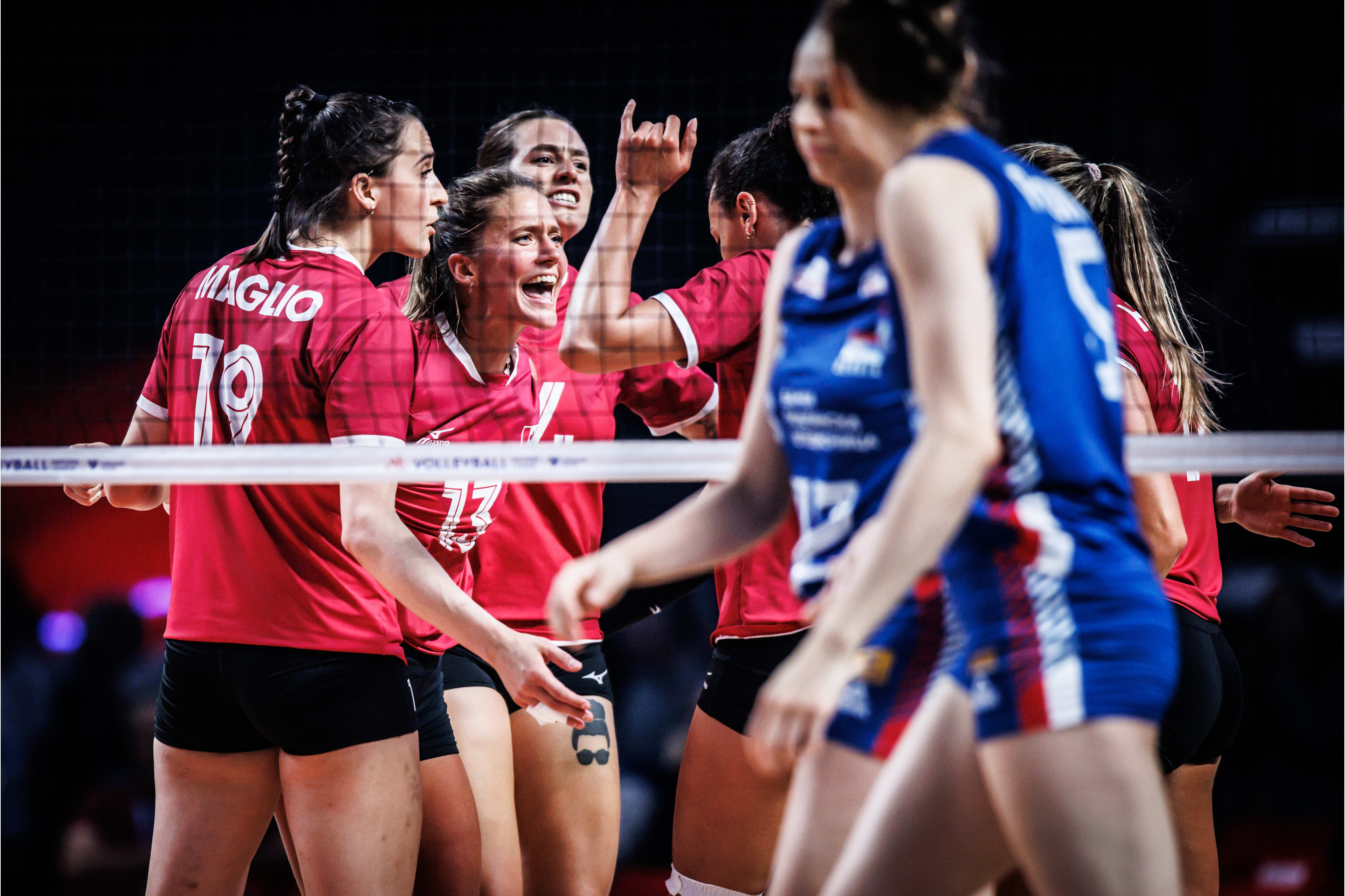 2-3！女排世联赛爆出大冷门，争冠球队4连败，朱婷恩师难求一胜