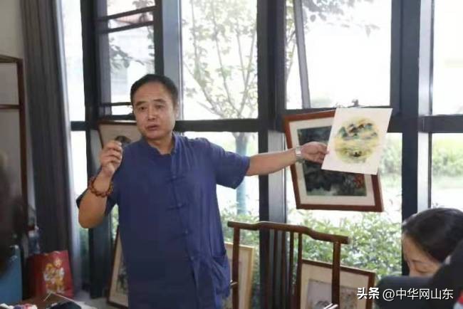 人满中秋圆——小朋友李泽丞佳节用棉絮画表达对老师们的祝福