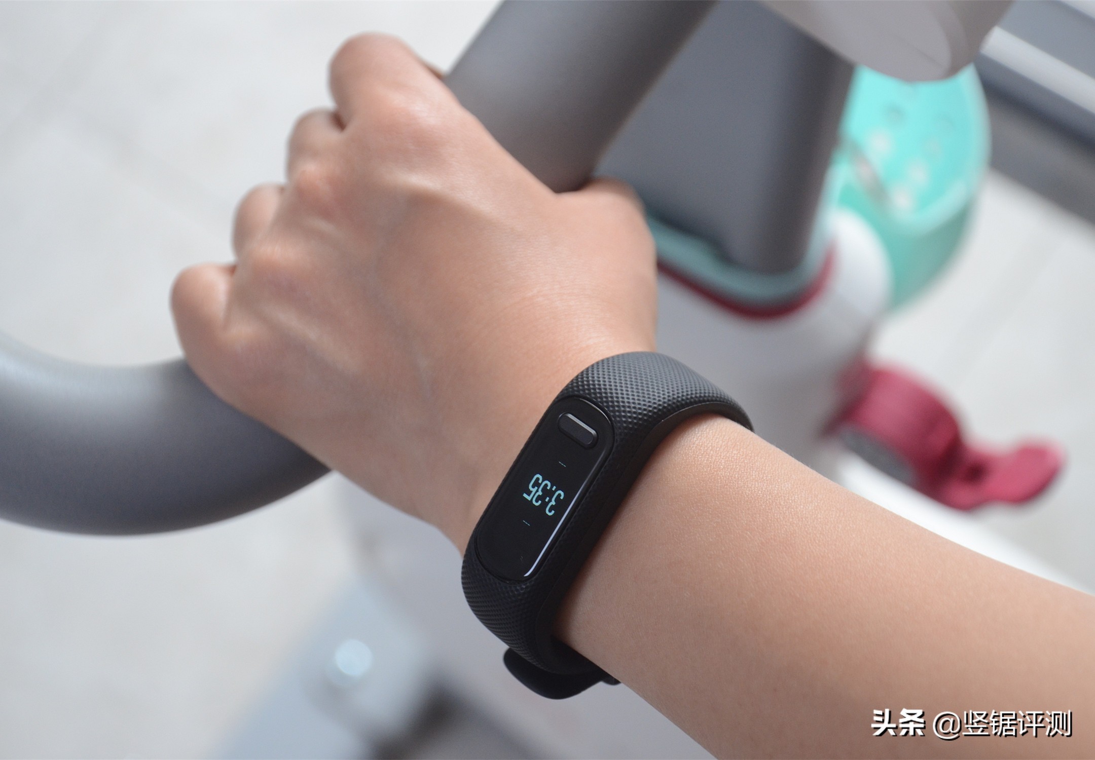 佳明手环4和5哪款好,garmin佳明vivosmart运动手环