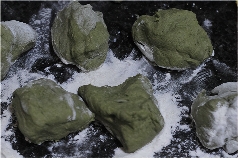 别嫌它味重，却是“大姨妈”的好朋友，清明后鲜嫩上市，抓紧吃