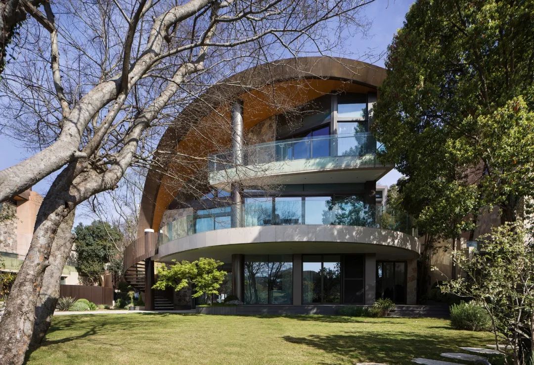 ACE DESIGN｜成都湖岸艺术别墅：逸享自在的湖岸艺术“家”