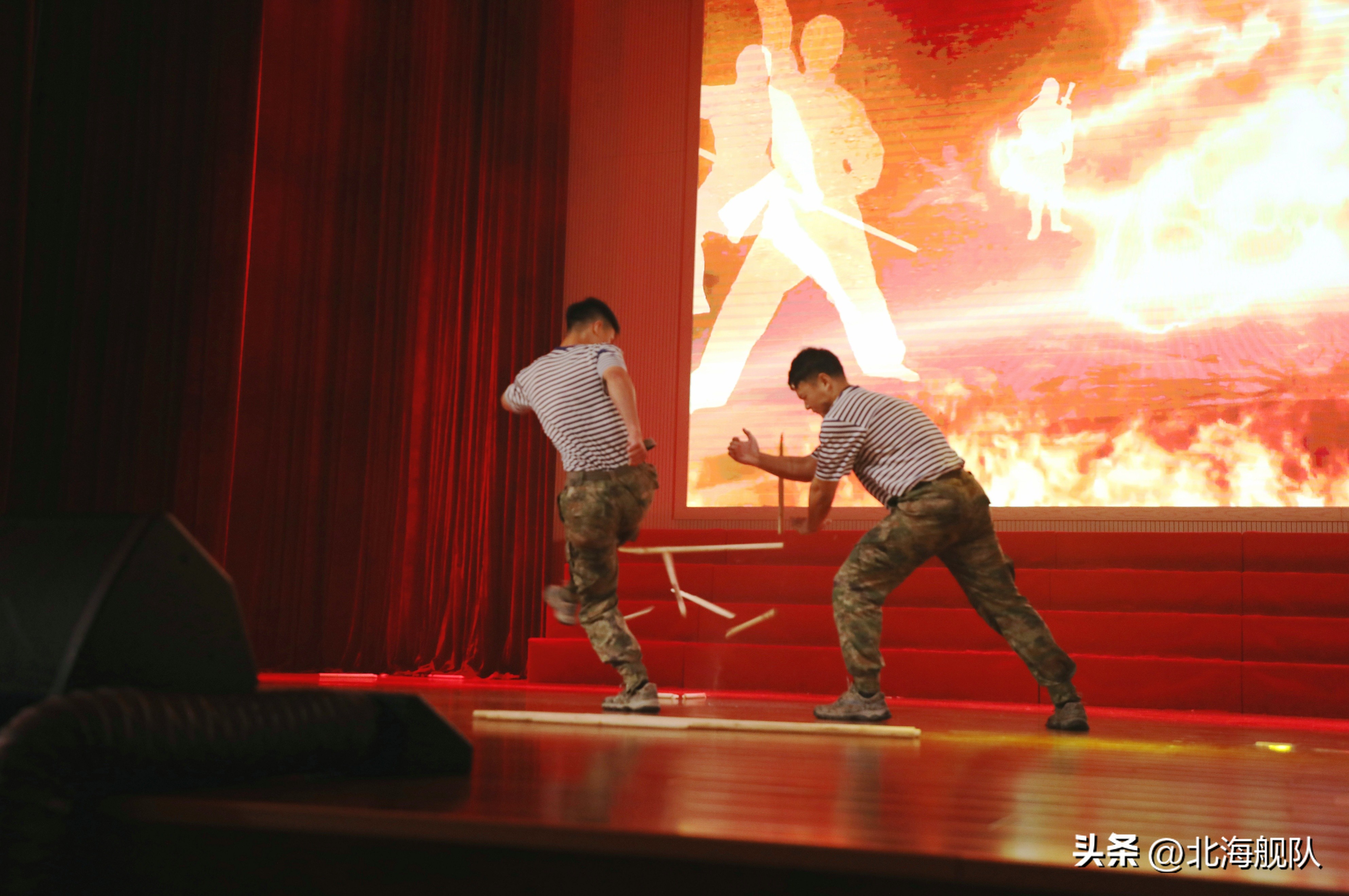 沉浸式舞台演出精彩上演,这场表演确实很震撼