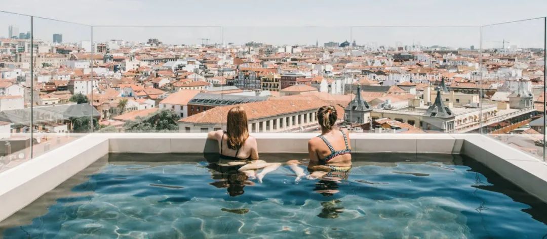 马德里不思议！你们有空调冰棍比基尼，我们有四五十度的“Sol”