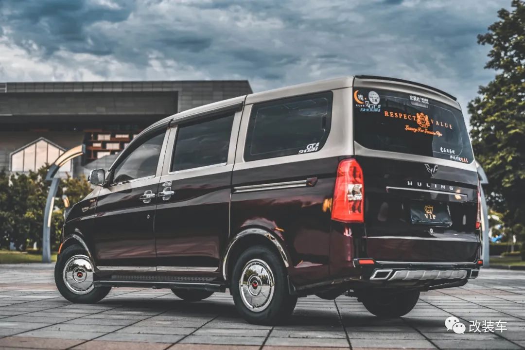 五菱荣光v七座变四座,五菱荣光v新款五座