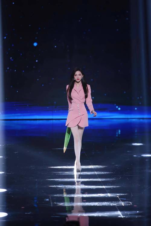 2022央视春晚主持人马凡舒简历,马凡舒2022年春晚主持人开场视频