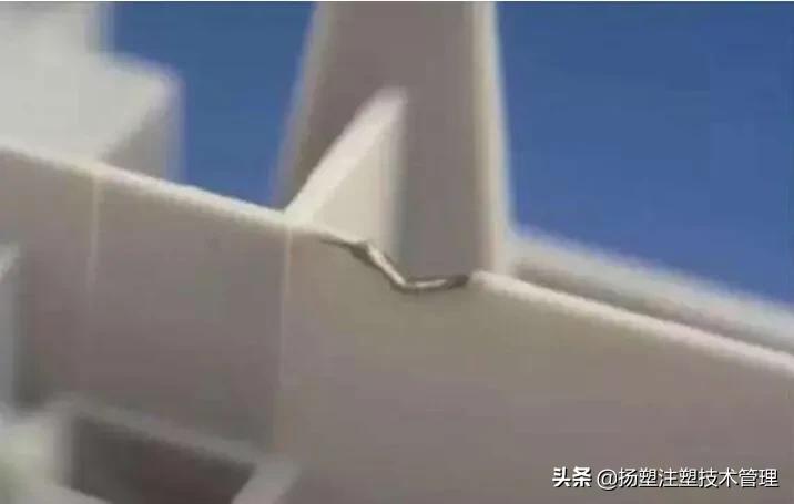 注塑pet产品缺胶怎么调,注塑产品有毛边又缺胶