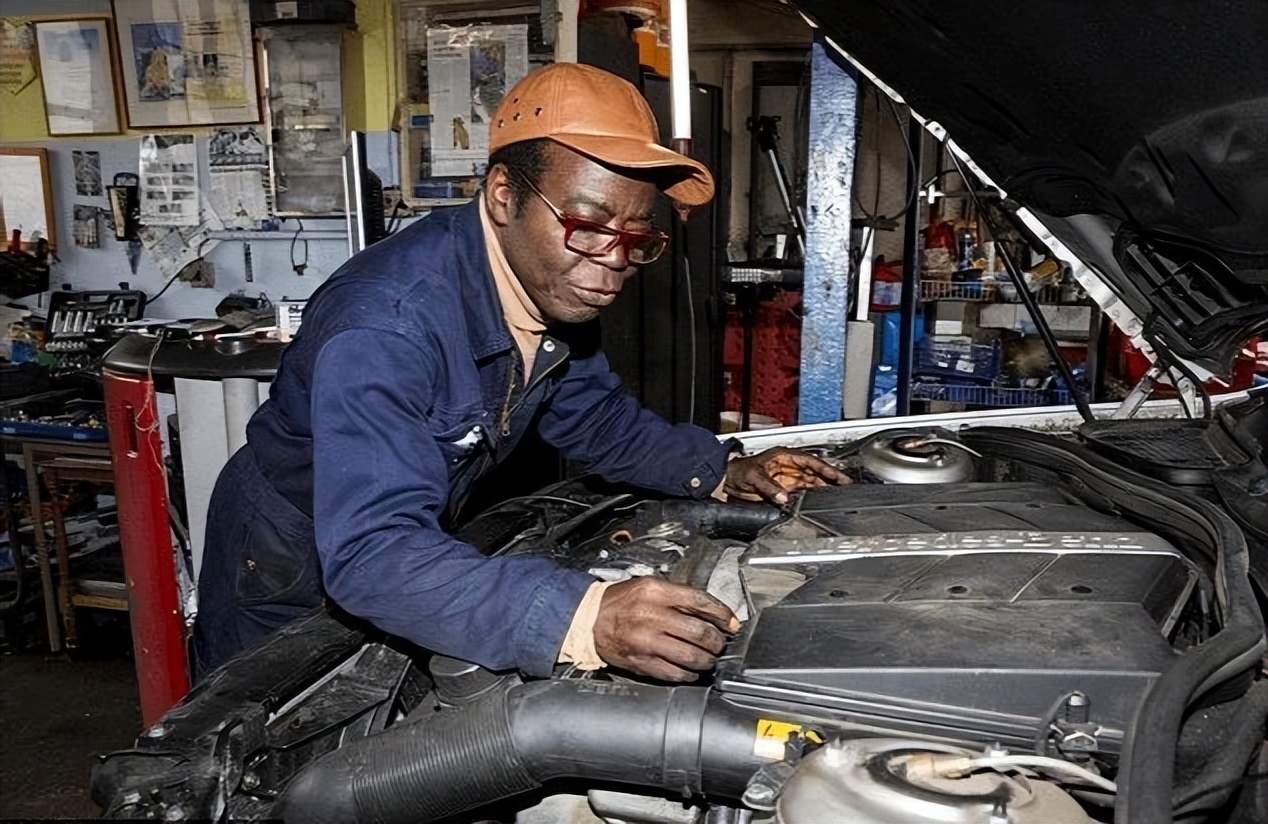 扭扭屁股就来钱，网红现象该不该整治？