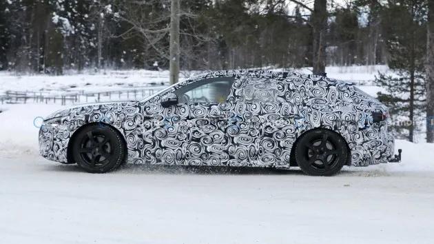 奔驰GLS100万起售是智商税？买新陆巡4年后提车，网友“等不起”