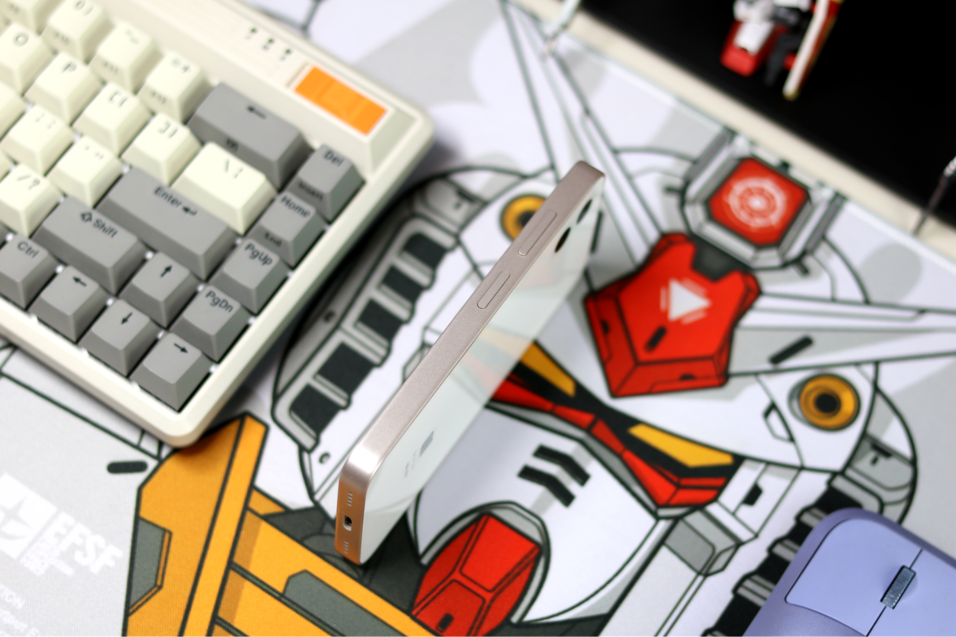 小米生态链推出防沉迷手机，iphone4S一样的手感，为学生群体打造