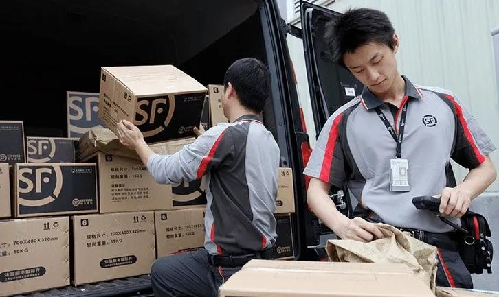 如果我说顺丰快递员是多面手，应该没人反对