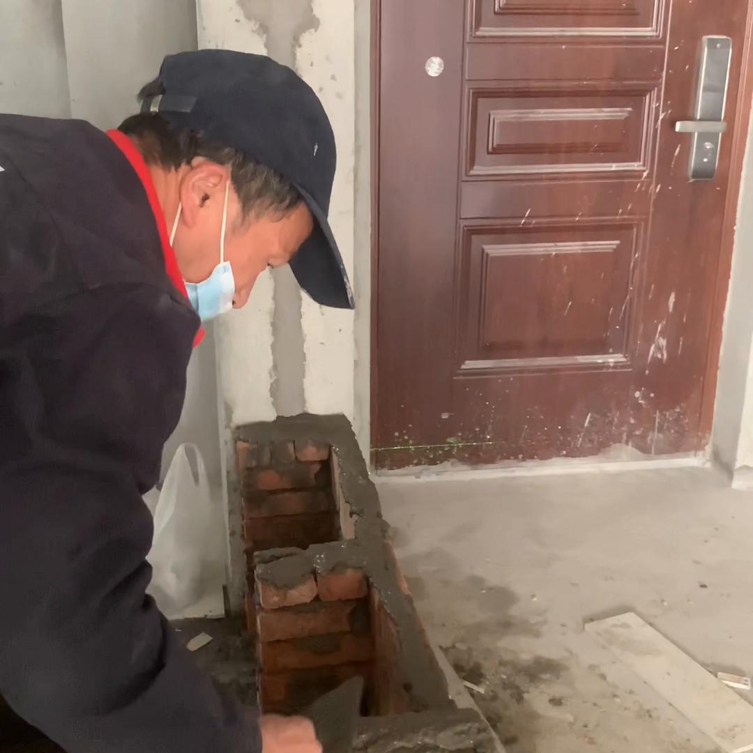 大家好,这里是仲夏菠萝啤家居频道。装修就像做项目,很...