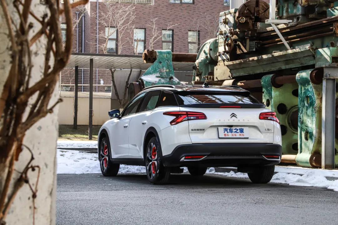 凡尔赛c5x性价比最高车型,凡尔赛c5x低配多少落地