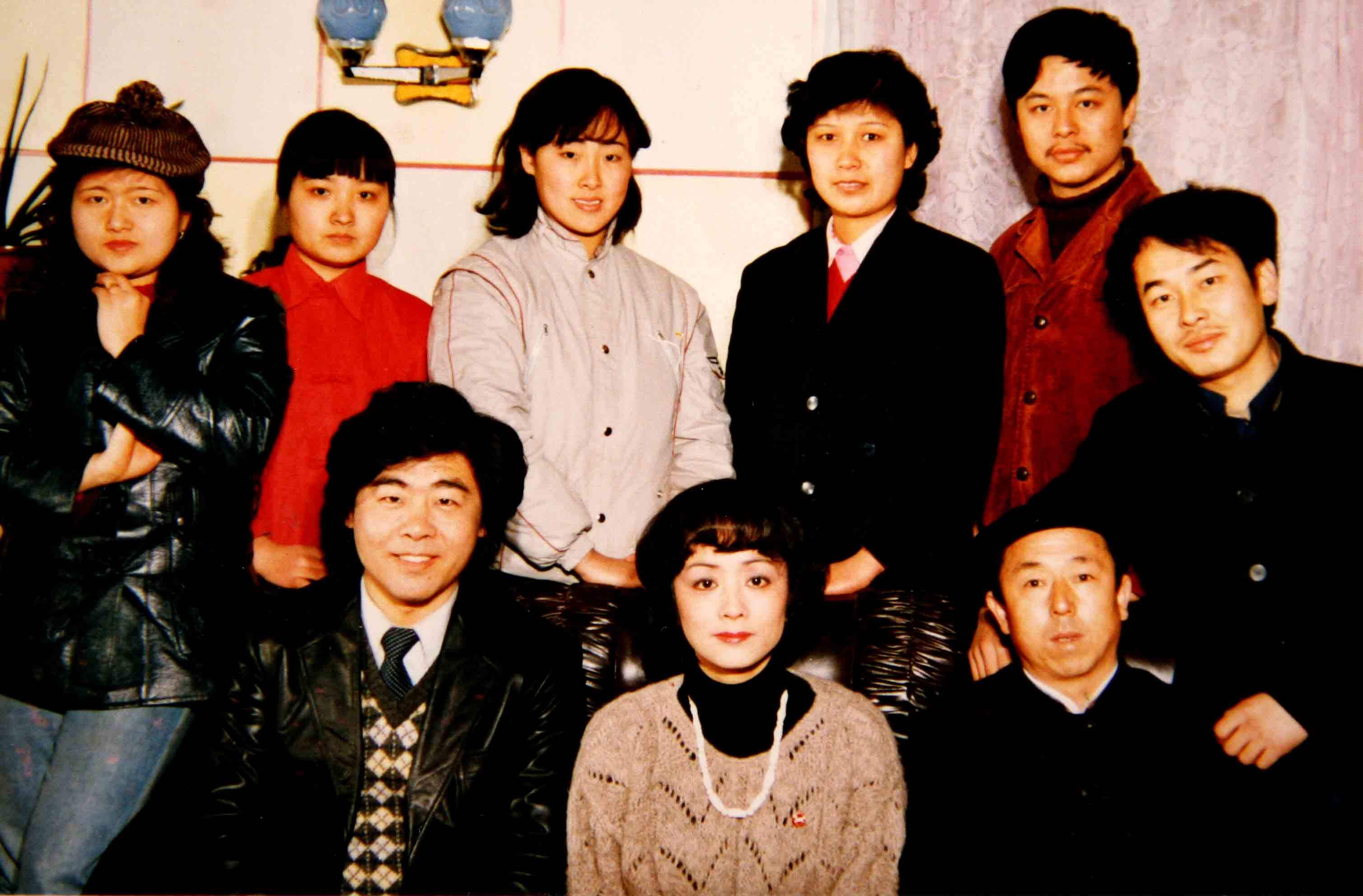 王洁实悼念歌唱家谢莉斯,歌唱家王洁实与谢莉斯分别多大