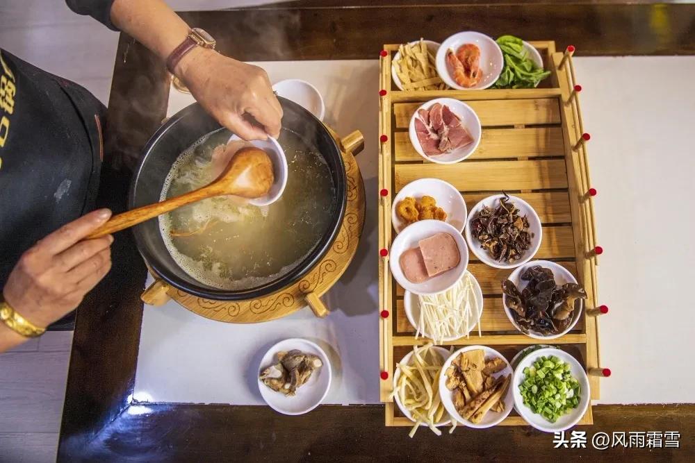 过桥米线真的很火吗,过桥米线如今为何会遭人嫌弃