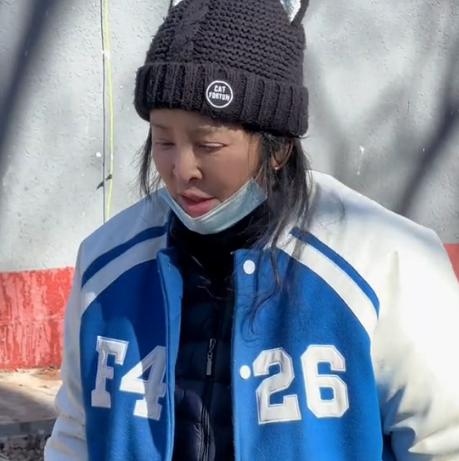 李勤勤近照曝光,李勤勤戴帽子图片