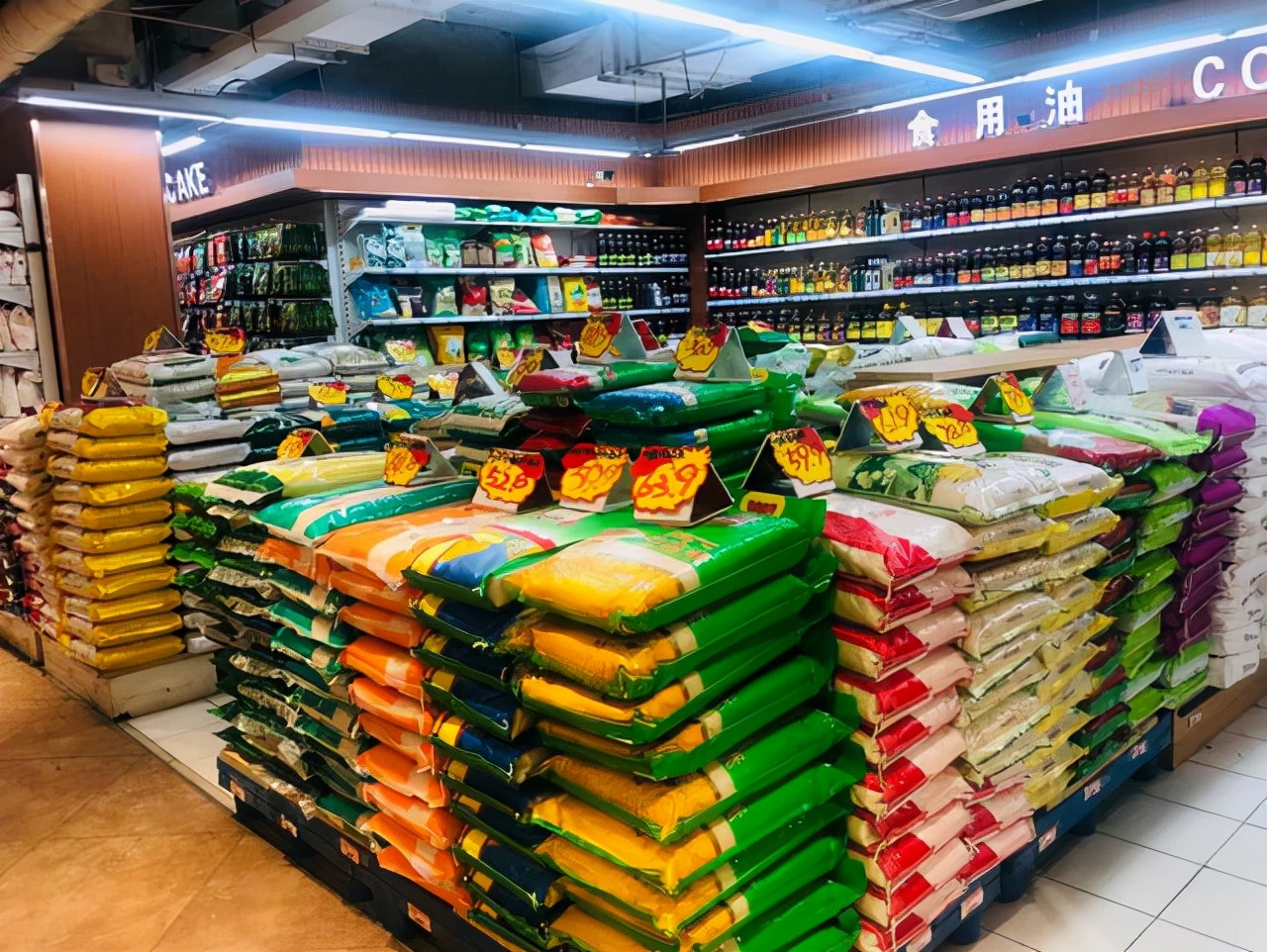 通货膨胀是留现金还是留房子,面对通货膨胀如何保证财产不贬值