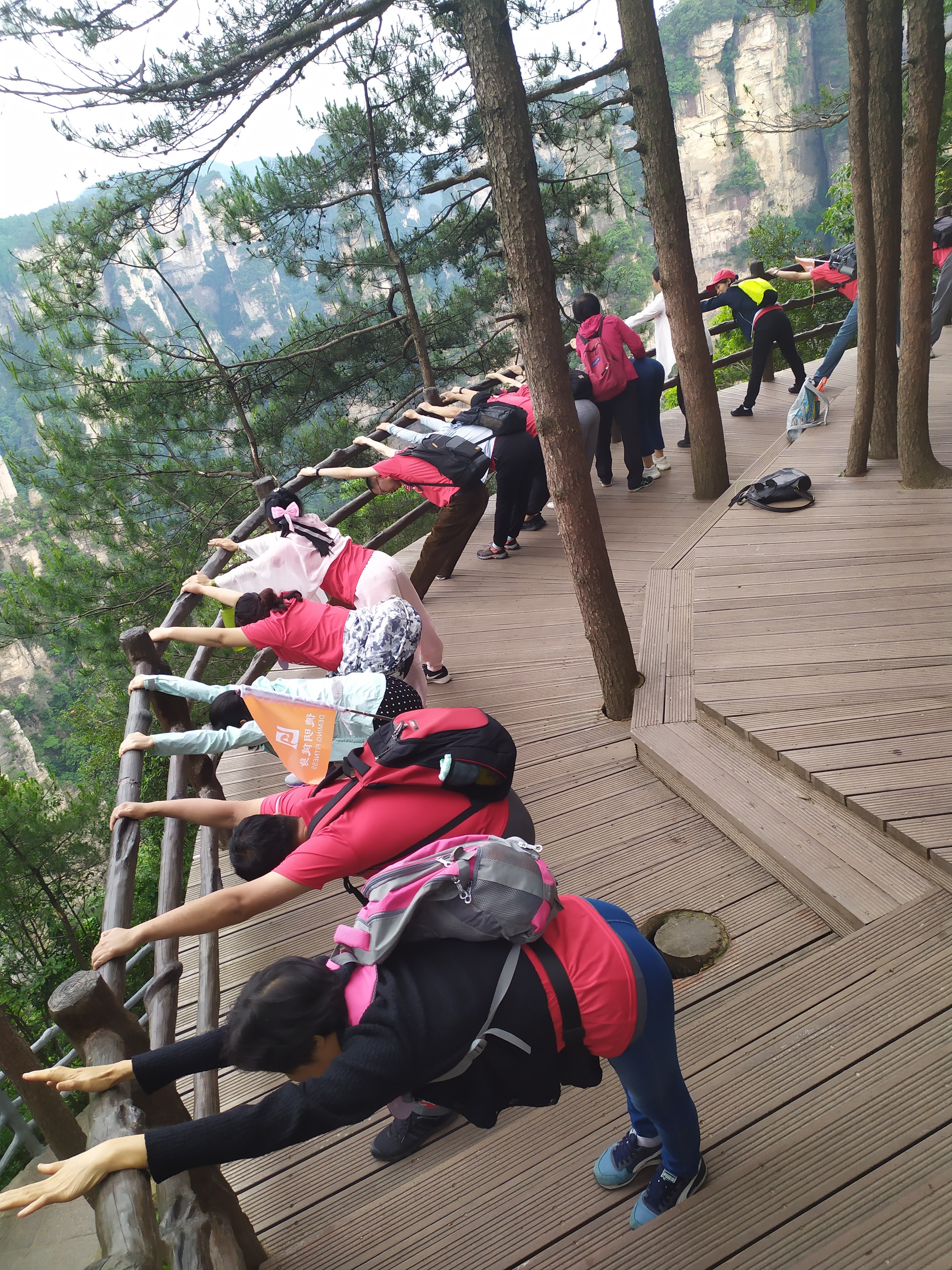 早上起来眼睛肿中医怎么分析,中医眼睛哭肿了怎么消肿